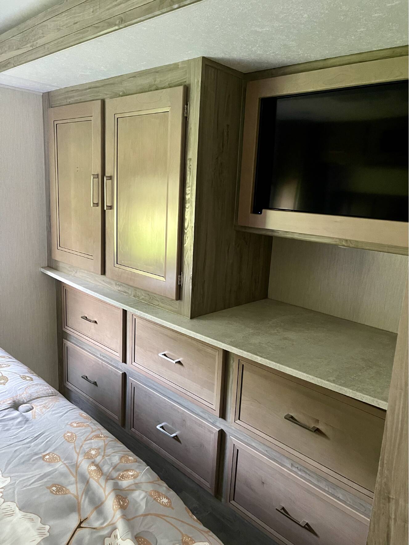 A photo of this 2020 Coachmen MIRADA 32SS