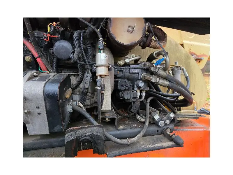 2005 JLG 600S