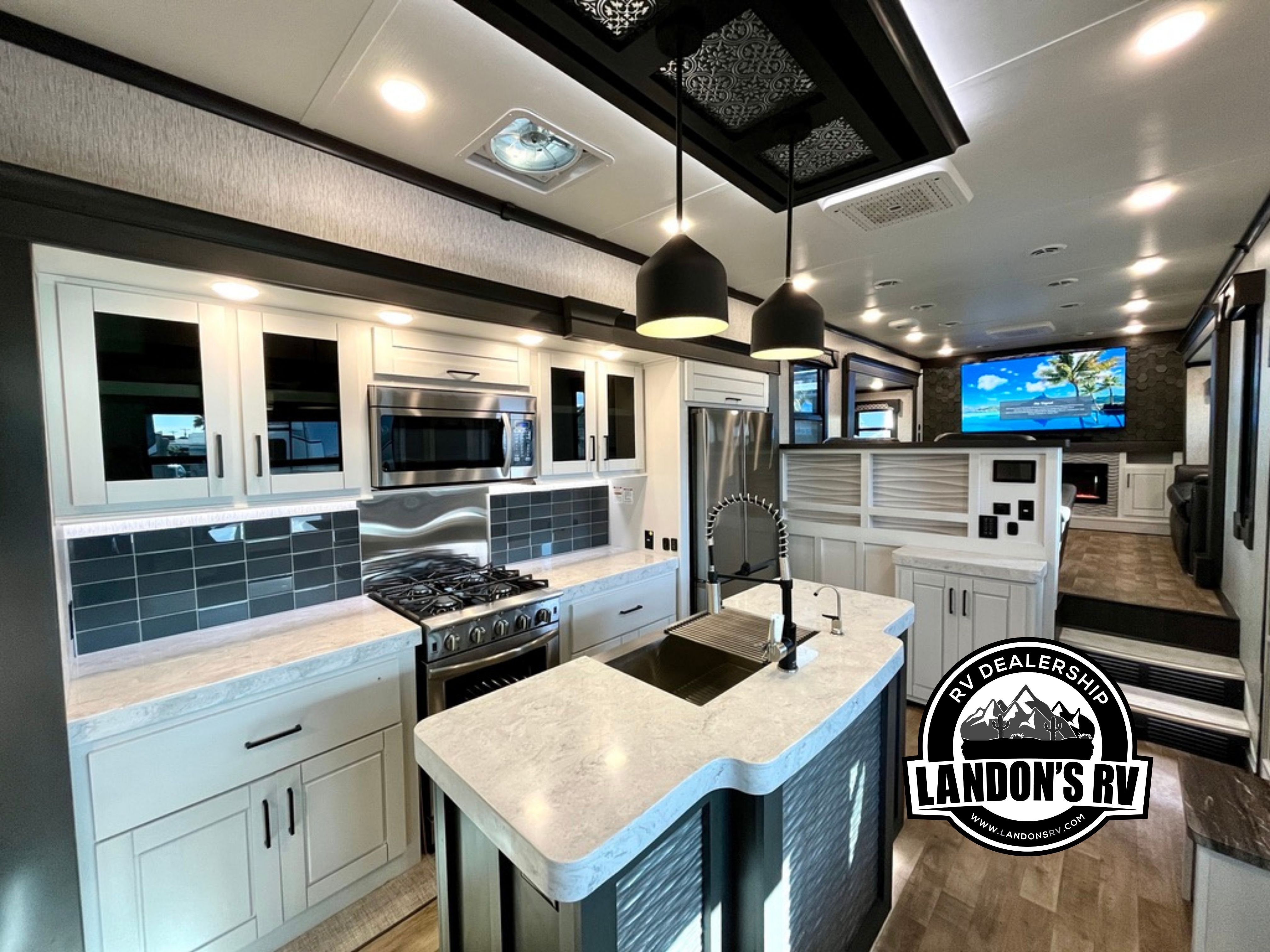 2024 Redwood REDWOOD RW4200FL in mesa AZ