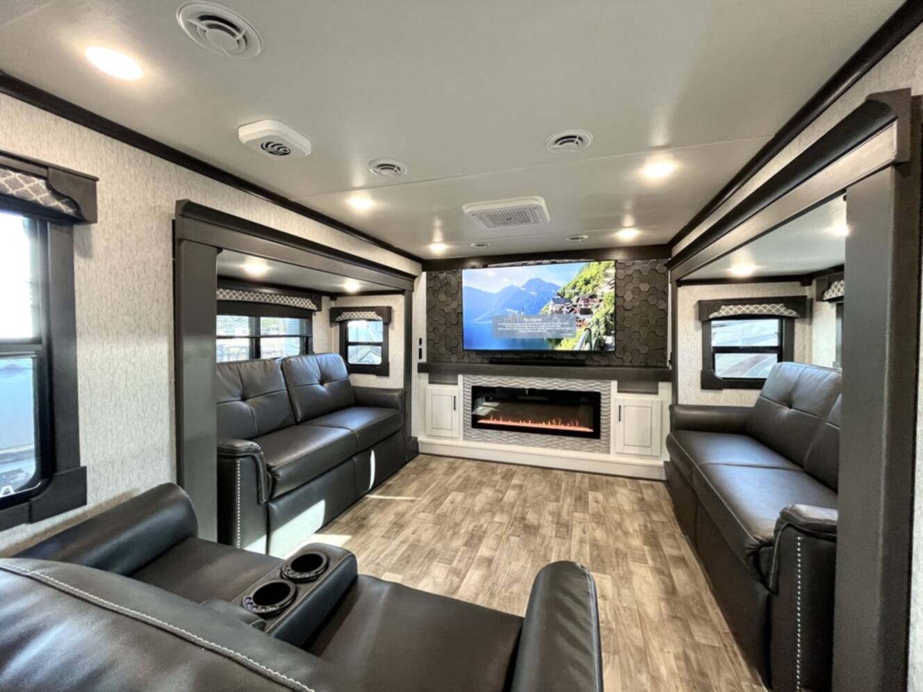 A photo of this 2024 Redwood REDWOOD RW4200FL