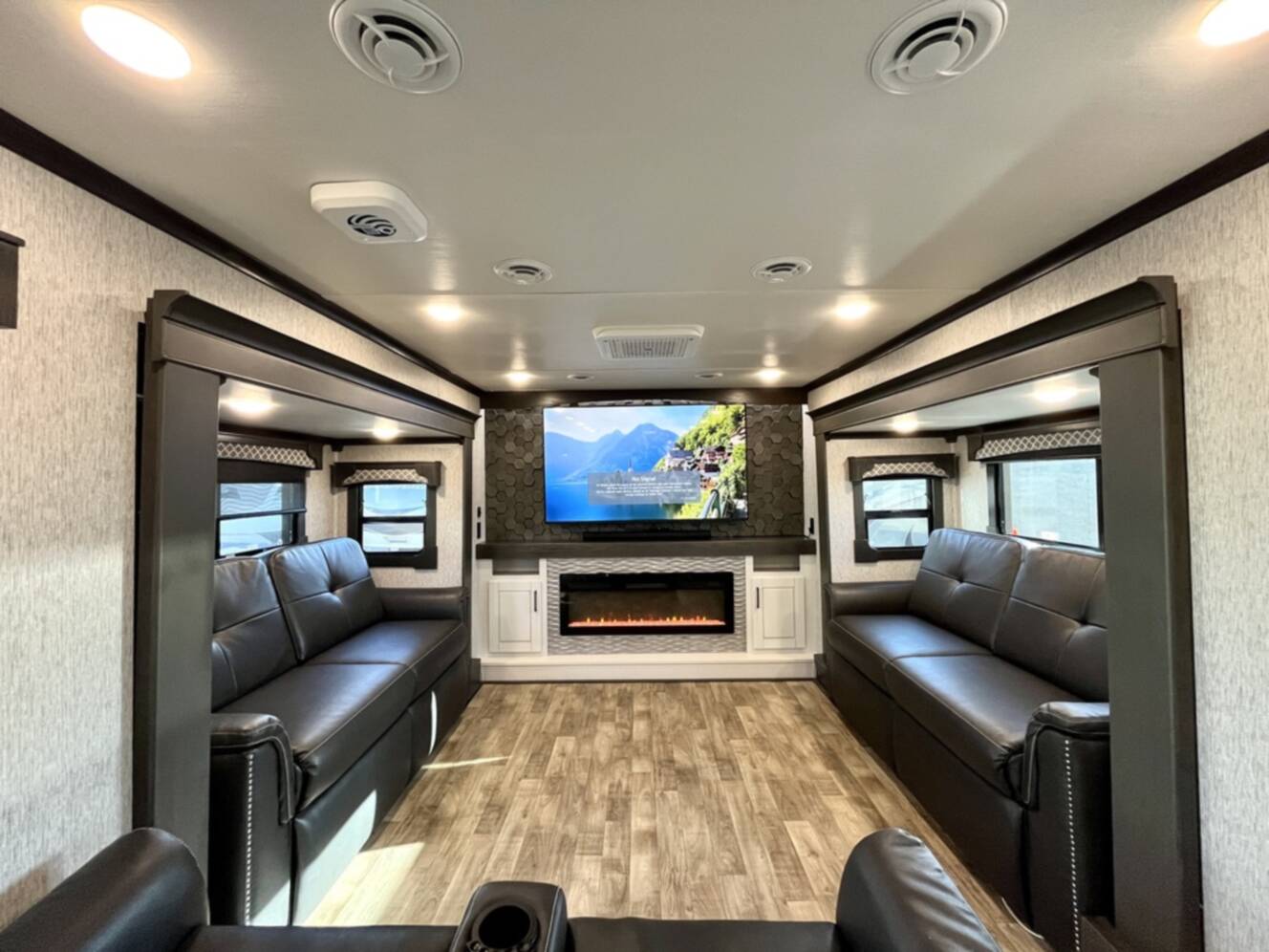 A photo of this 2024 Redwood REDWOOD RW4200FL