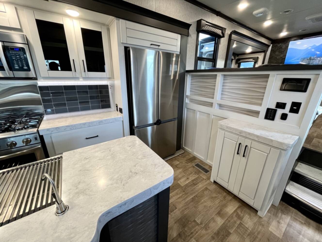 A photo of this 2024 Redwood REDWOOD RW4200FL