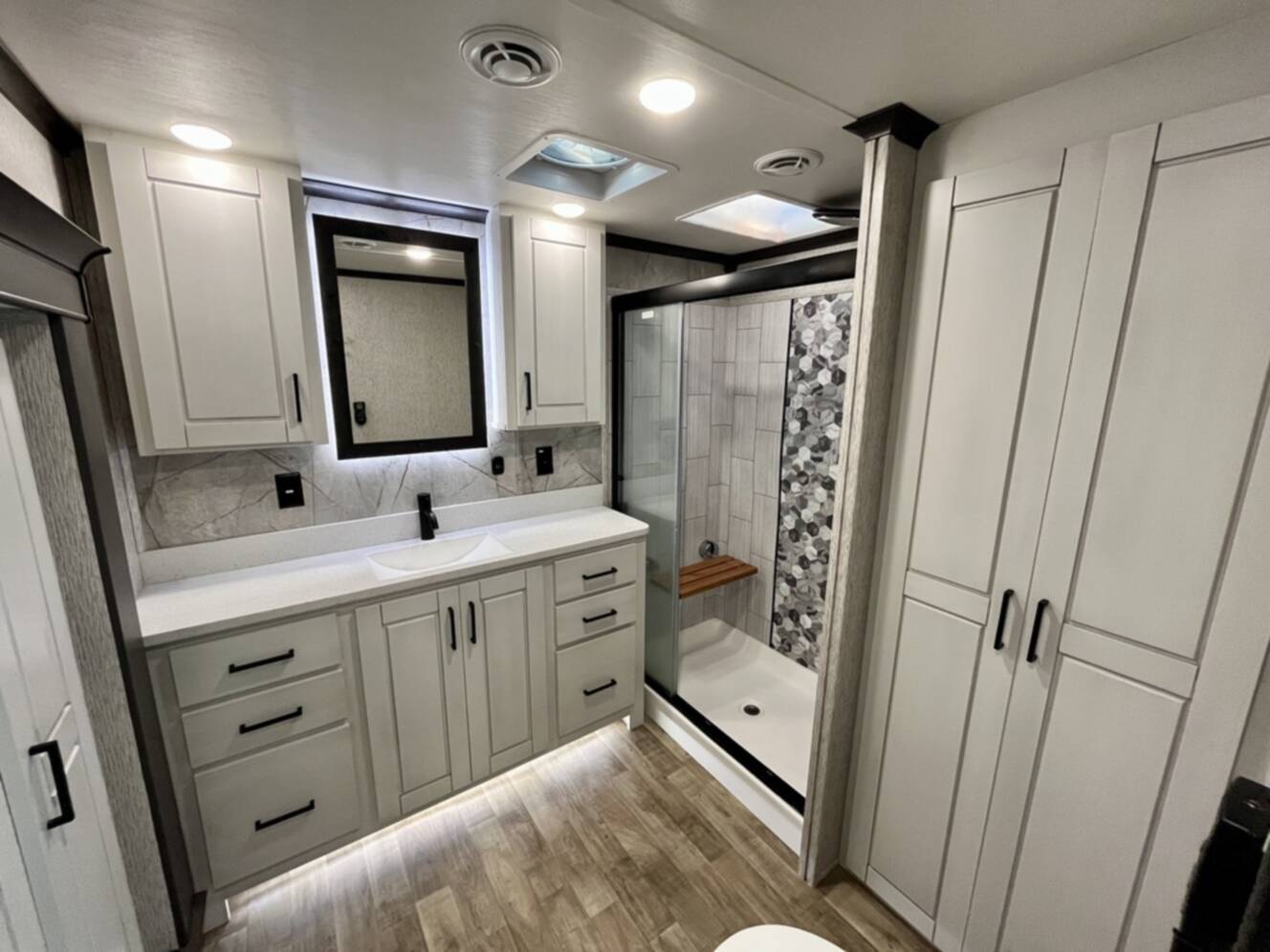 A photo of this 2024 Redwood REDWOOD RW4200FL