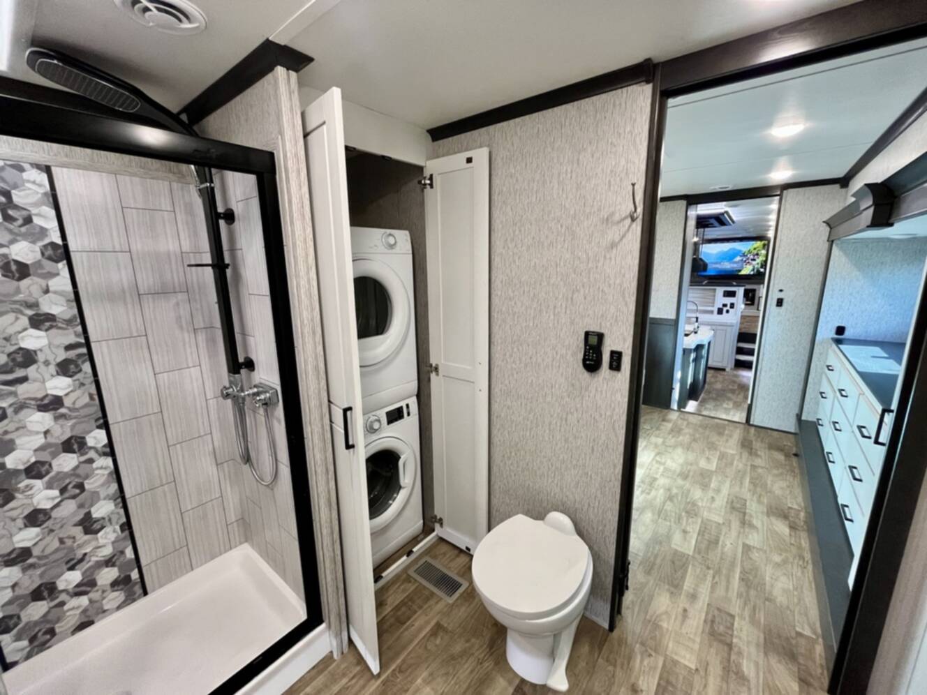 A photo of this 2024 Redwood REDWOOD RW4200FL