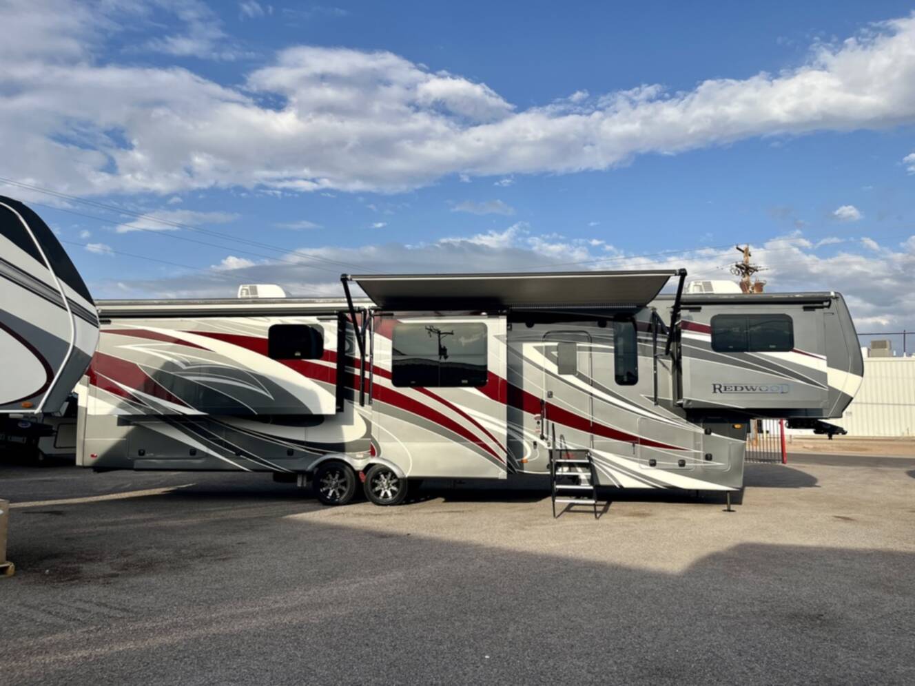 A photo of this 2024 Redwood REDWOOD RW4200FL