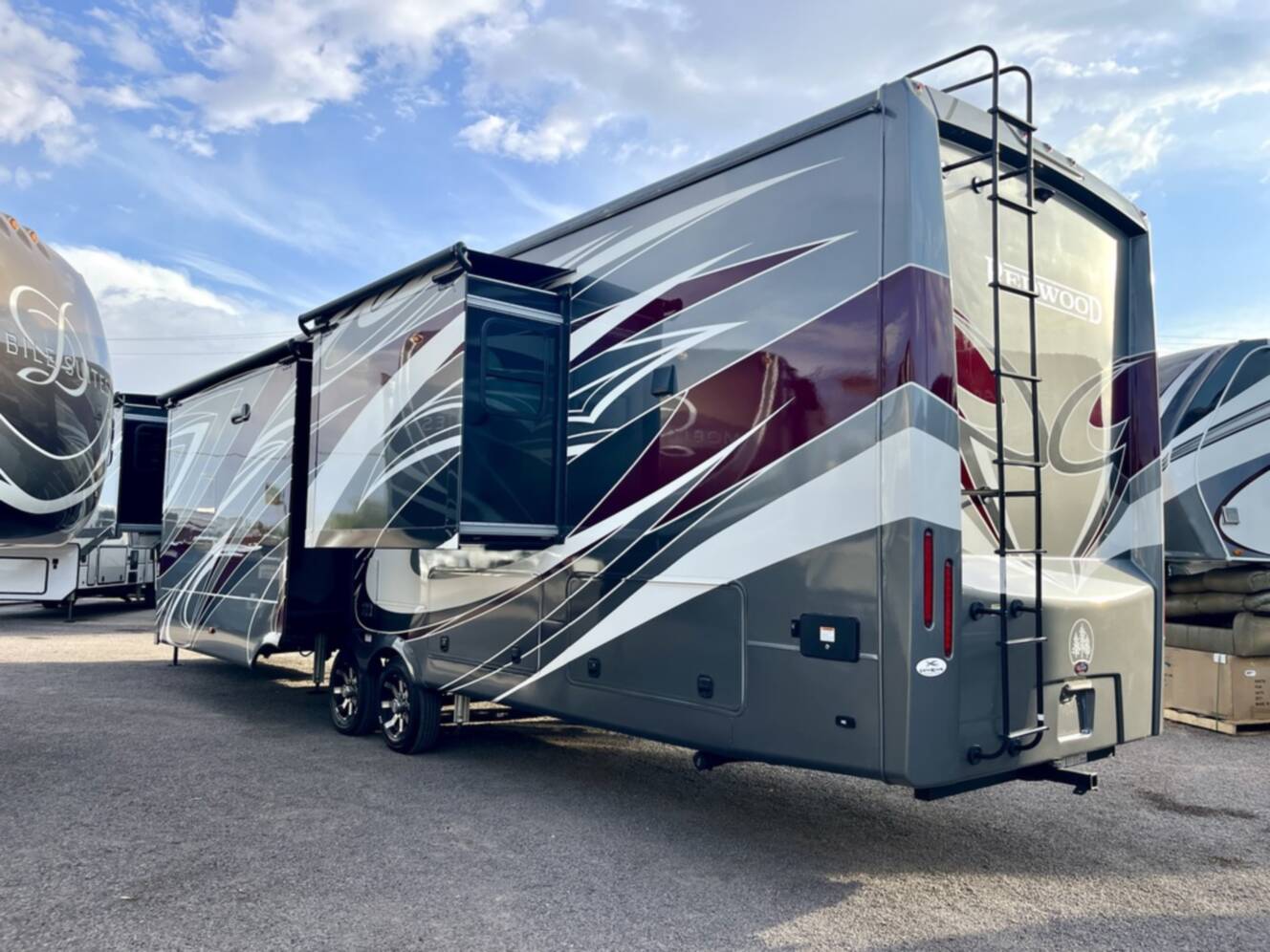 A photo of this 2024 Redwood REDWOOD RW4200FL