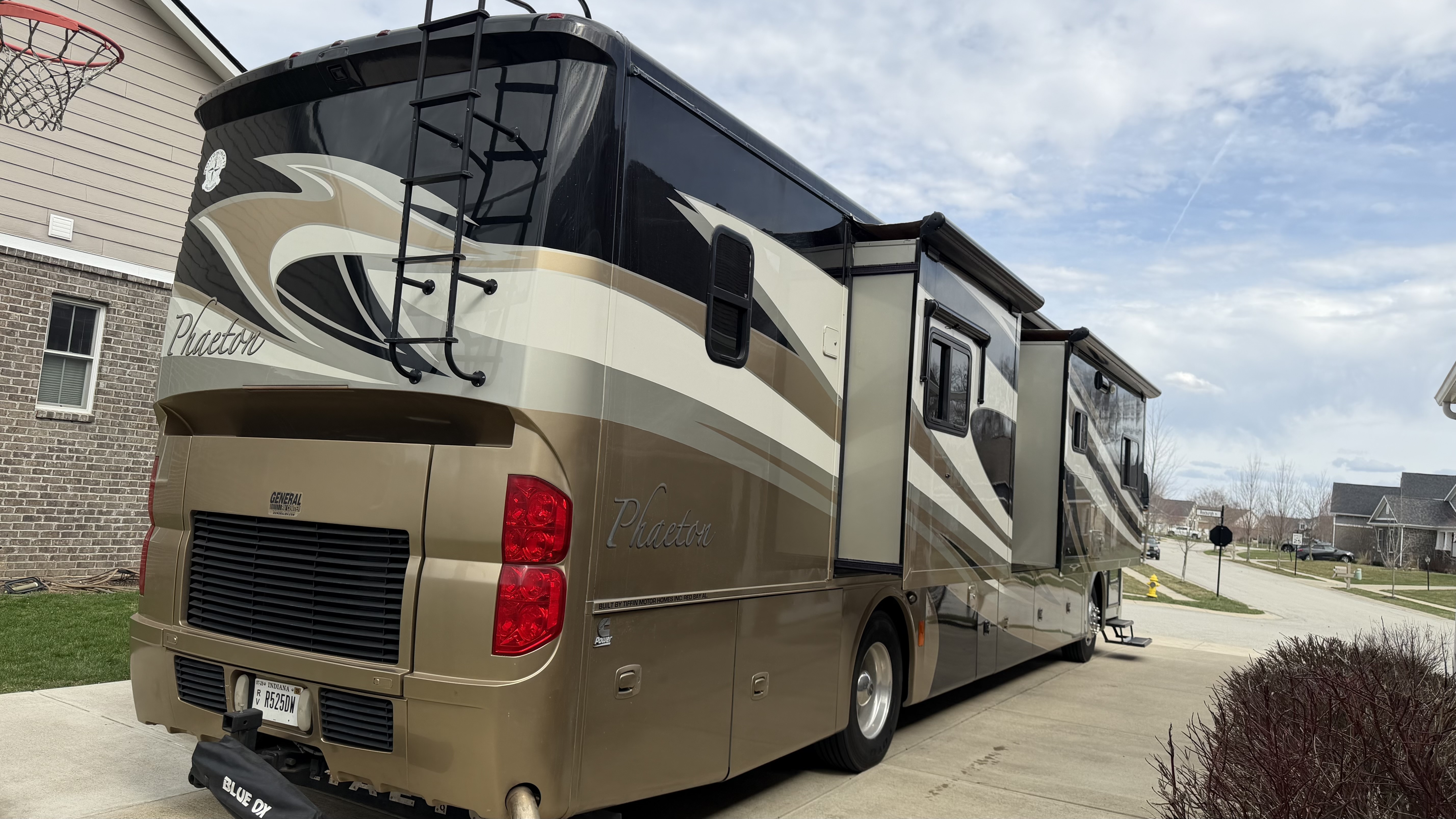2013 Tiffin Motorhomes PHAETON 40 QBH in noblesville IN