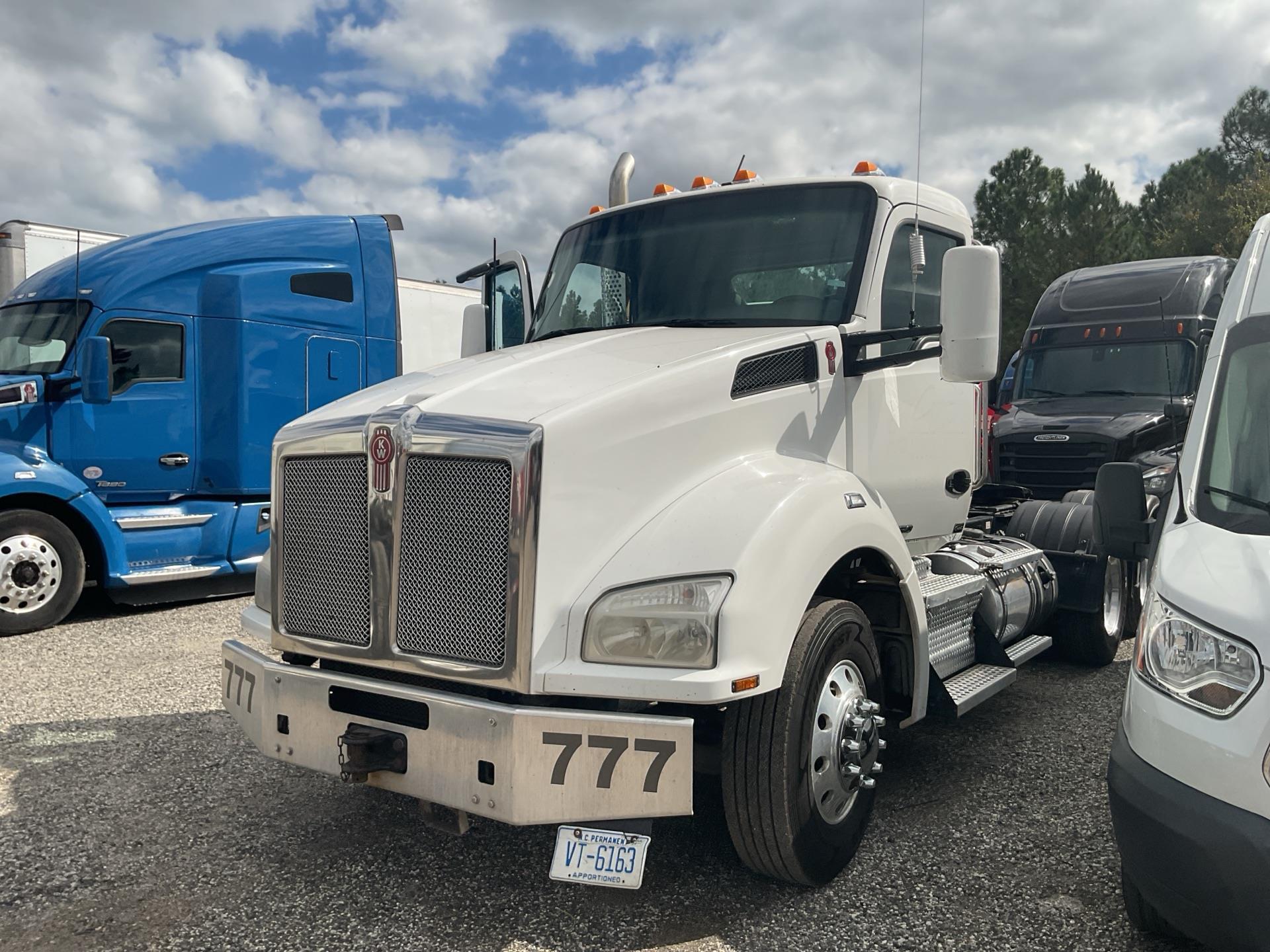 2018 KENWORTH CONSTRUCTION in Devils Lake, ND