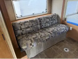 2011 HEARTLAND EDGE M18