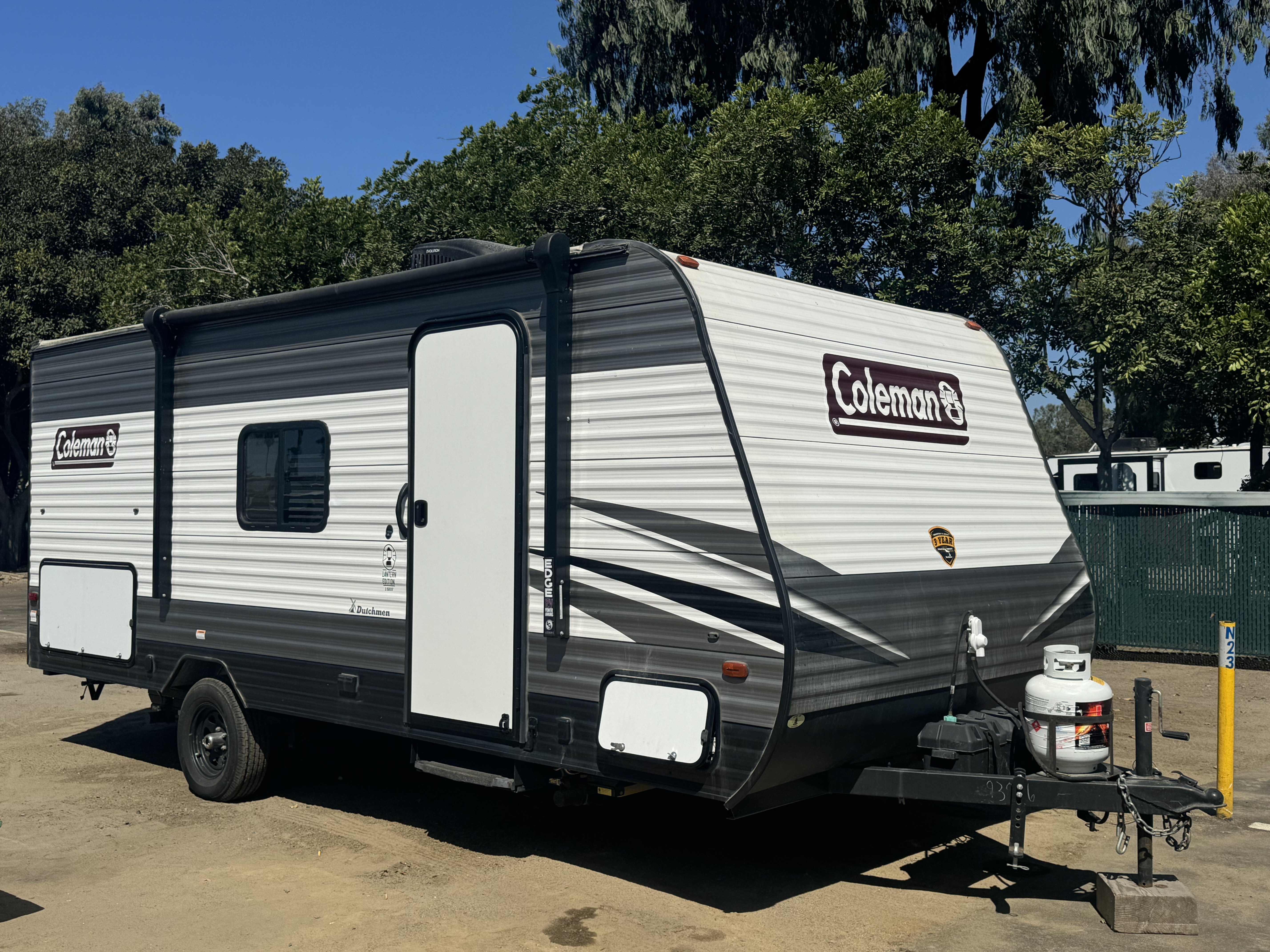 2021 Dutchmen COLEMAN LANTERN LT 18BH RV