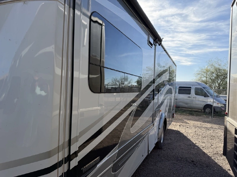 2015 WINNEBAGO 30J
