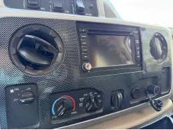 2015 WINNEBAGO 30J