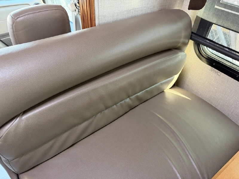 2015 WINNEBAGO 30J