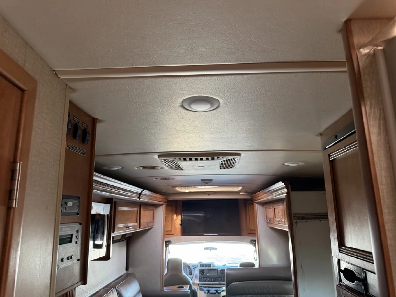 2015 WINNEBAGO 30J