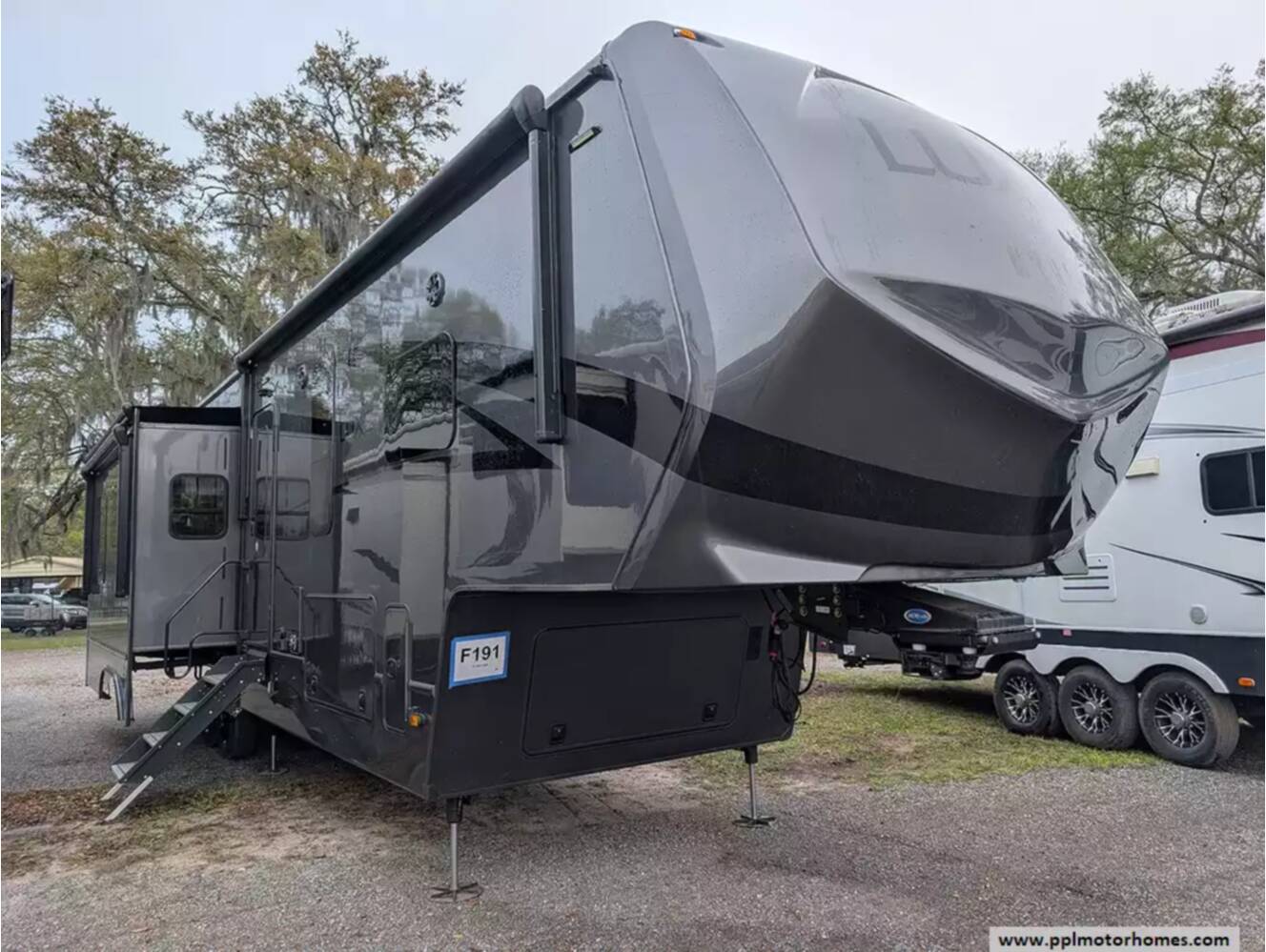 A photo of this 2022 The Rv Factory GOLD 35GRS