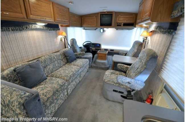 1997 Fleetwood BOUNDER 35U in elgin IL