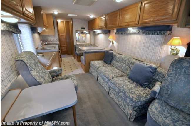 1997 Fleetwood BOUNDER 35U in elgin IL