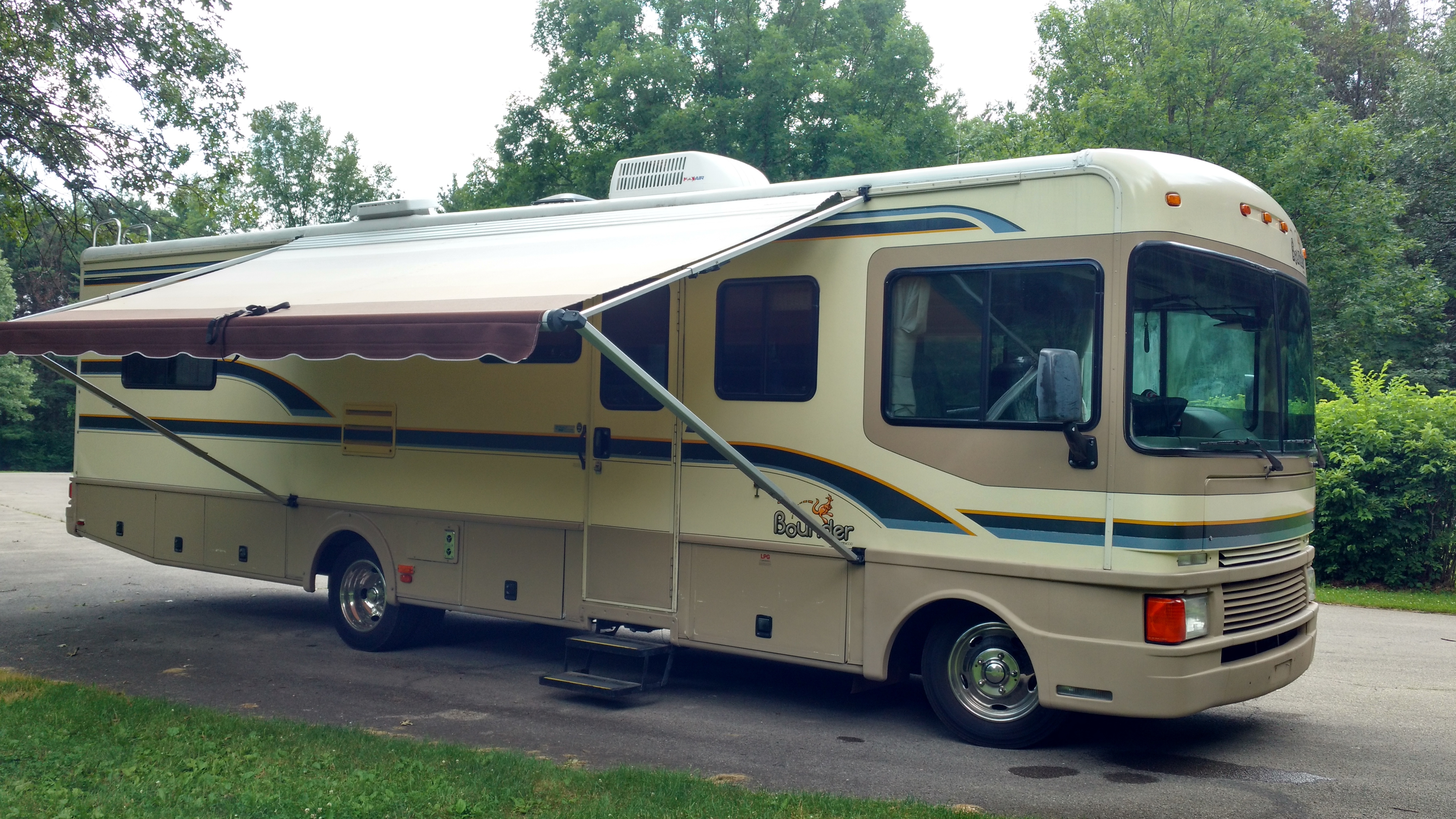 1997 Fleetwood BOUNDER 35U RV