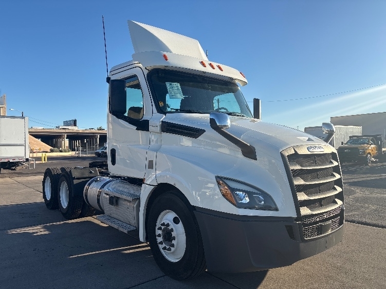 2020 FREIGHTLINER CASCADIA 126 in Phoenix, AZ