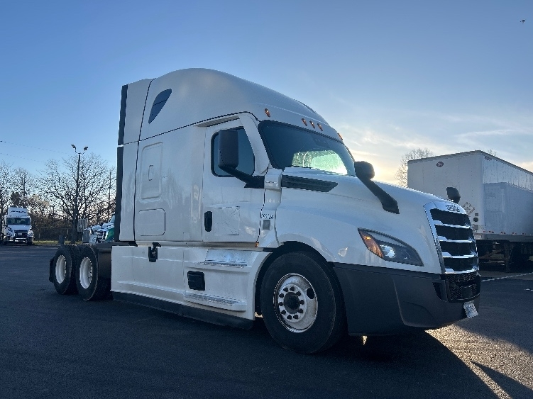 2022 FREIGHTLINER CASCADIA 126 in Louisville, KY