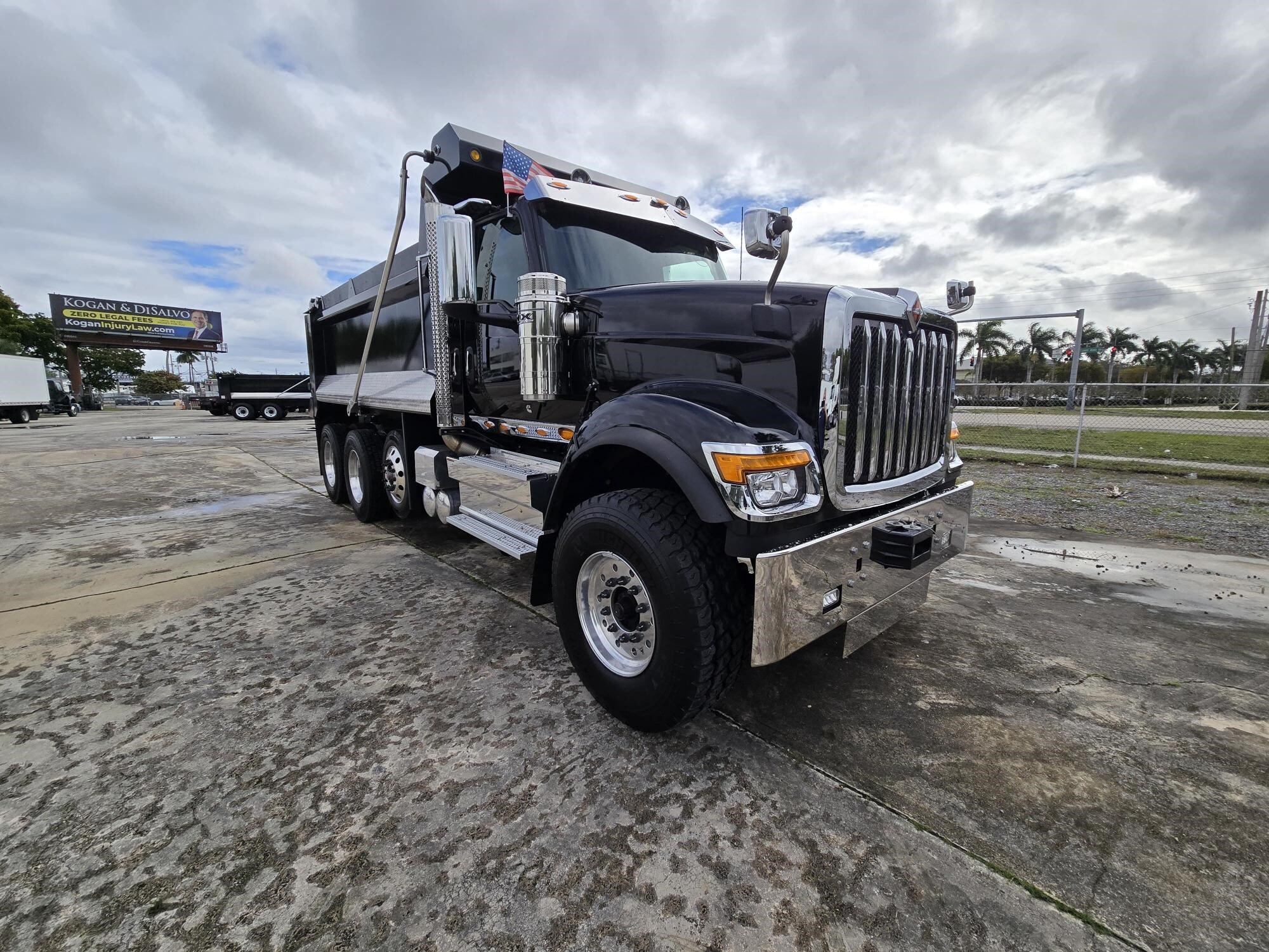 2026 INTERNATIONAL HX520 SFA 6X4 in Miami, FL