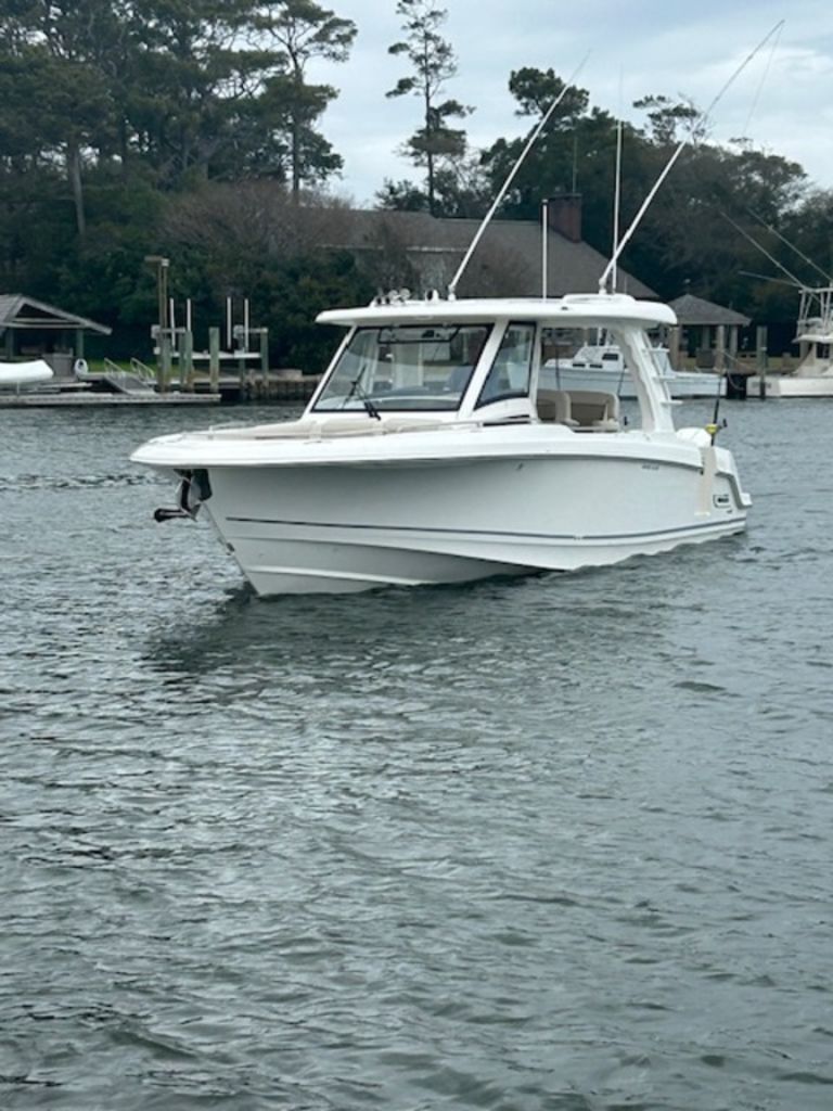2024 Boston Whaler 350 Realm Bowrider Boat boat