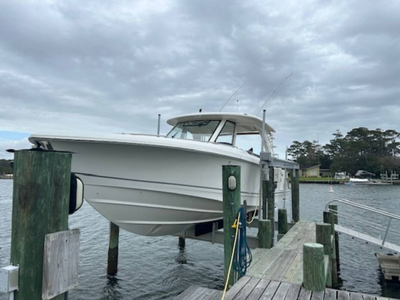 A photo of this 2024 Boston Whaler 350 Realm