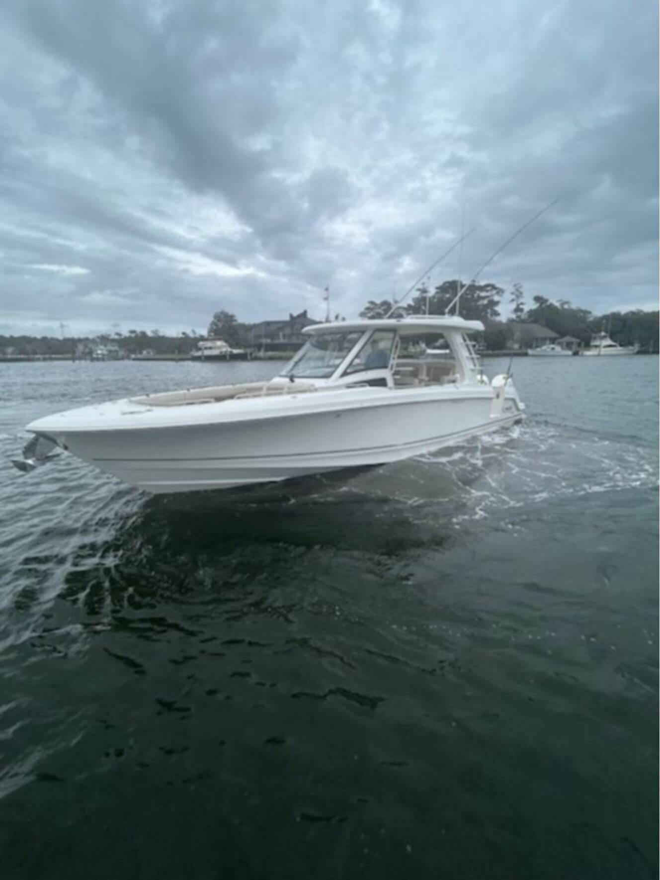 A photo of this 2024 Boston Whaler 350 Realm