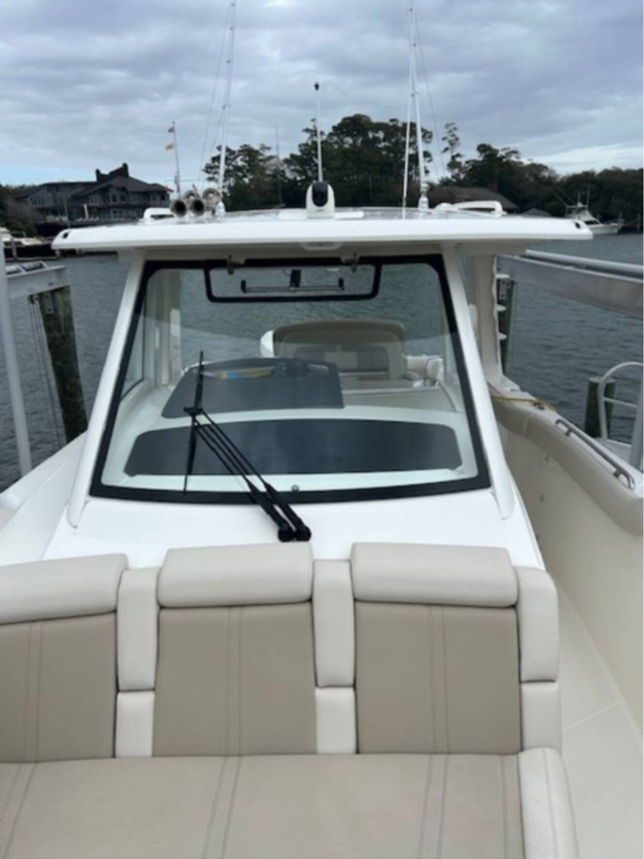 A photo of this 2024 Boston Whaler 350 Realm