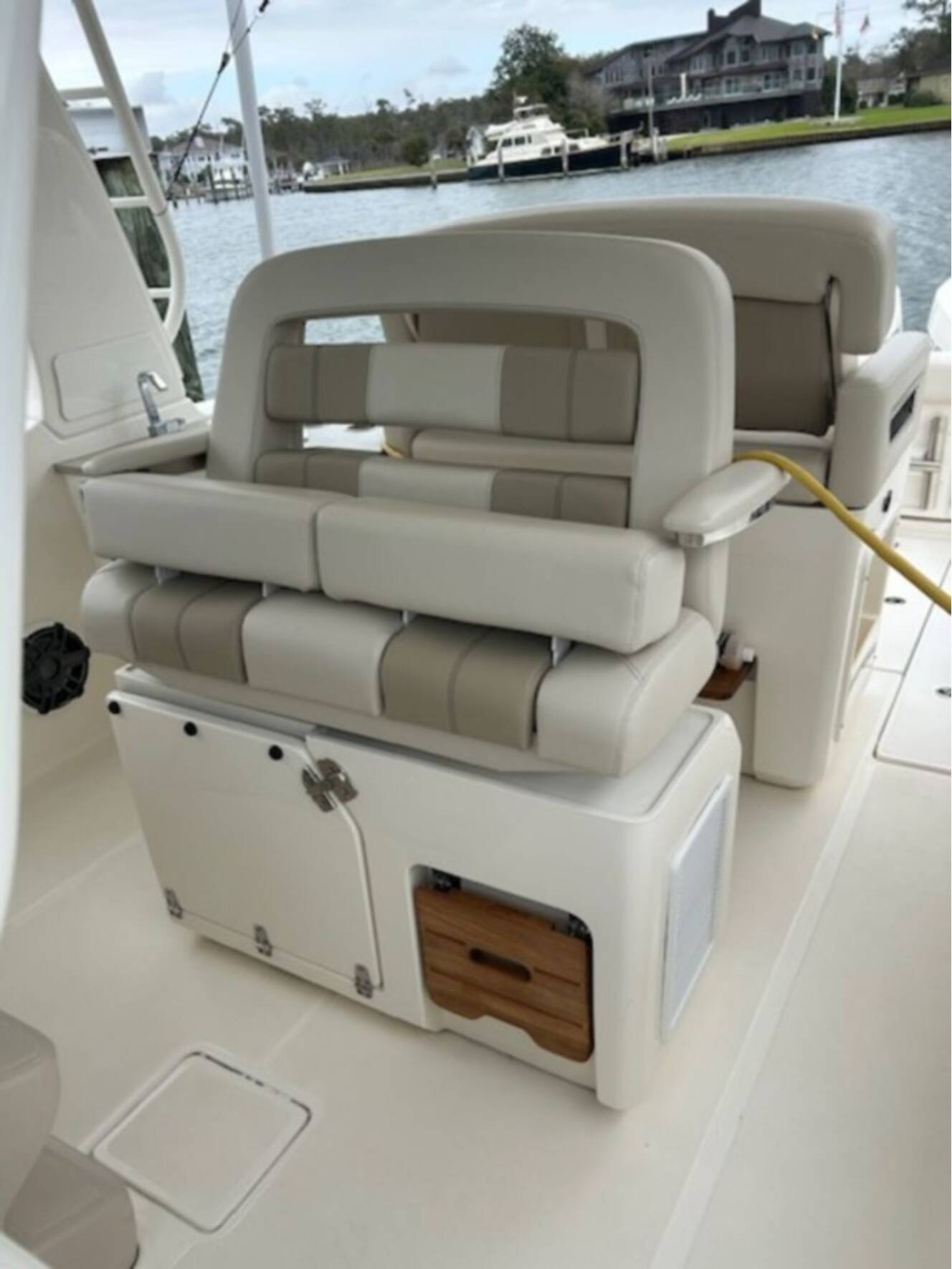 A photo of this 2024 Boston Whaler 350 Realm
