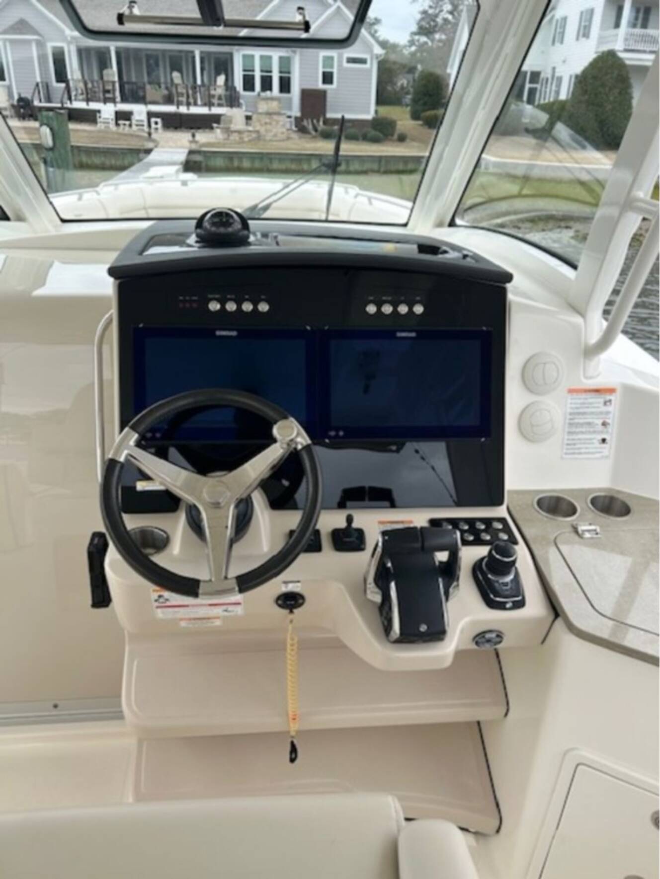 A photo of this 2024 Boston Whaler 350 Realm