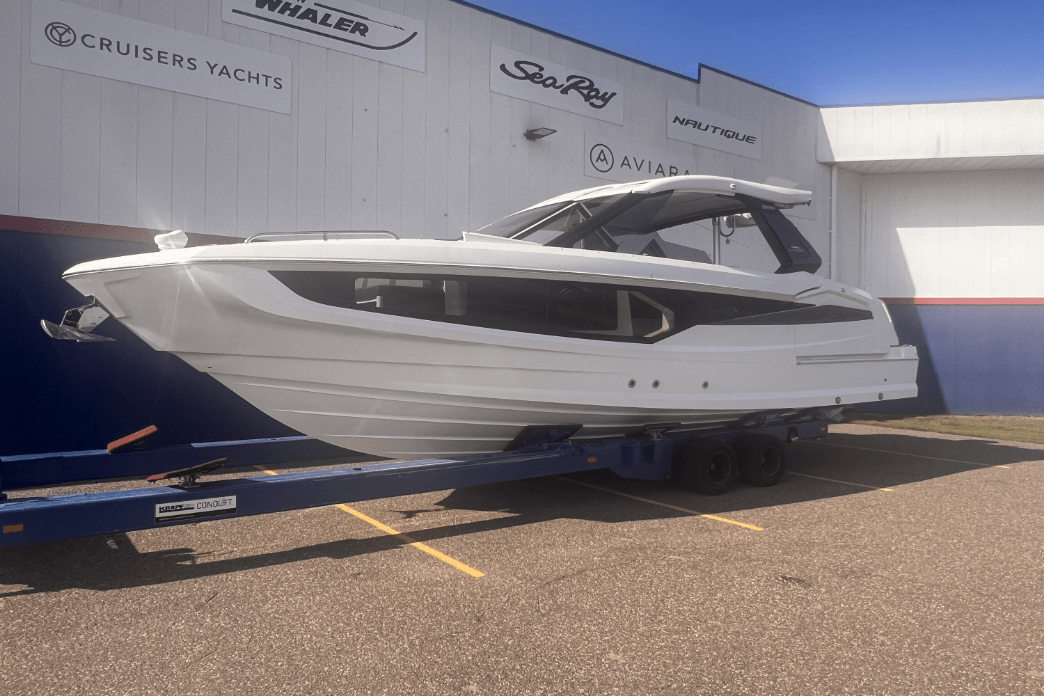 2023 Galeon 325 GTO Sport Cruiser Boat boat