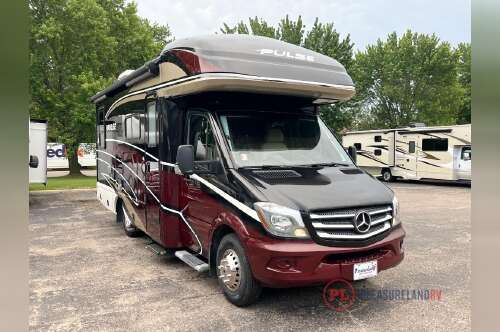 2019 Fleetwood Rv Pulse 24A in shakopee MN