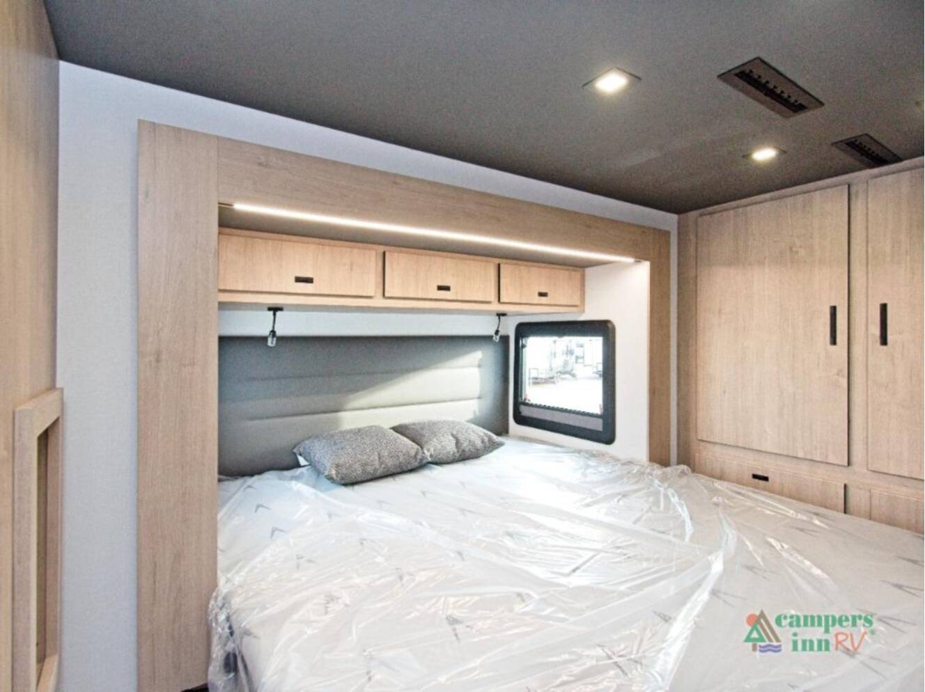 A photo of this 2026 Grand Design Lineage Series F 31ZW