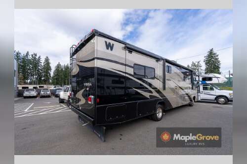 2011 Winnebago Vista 35F in everett WA