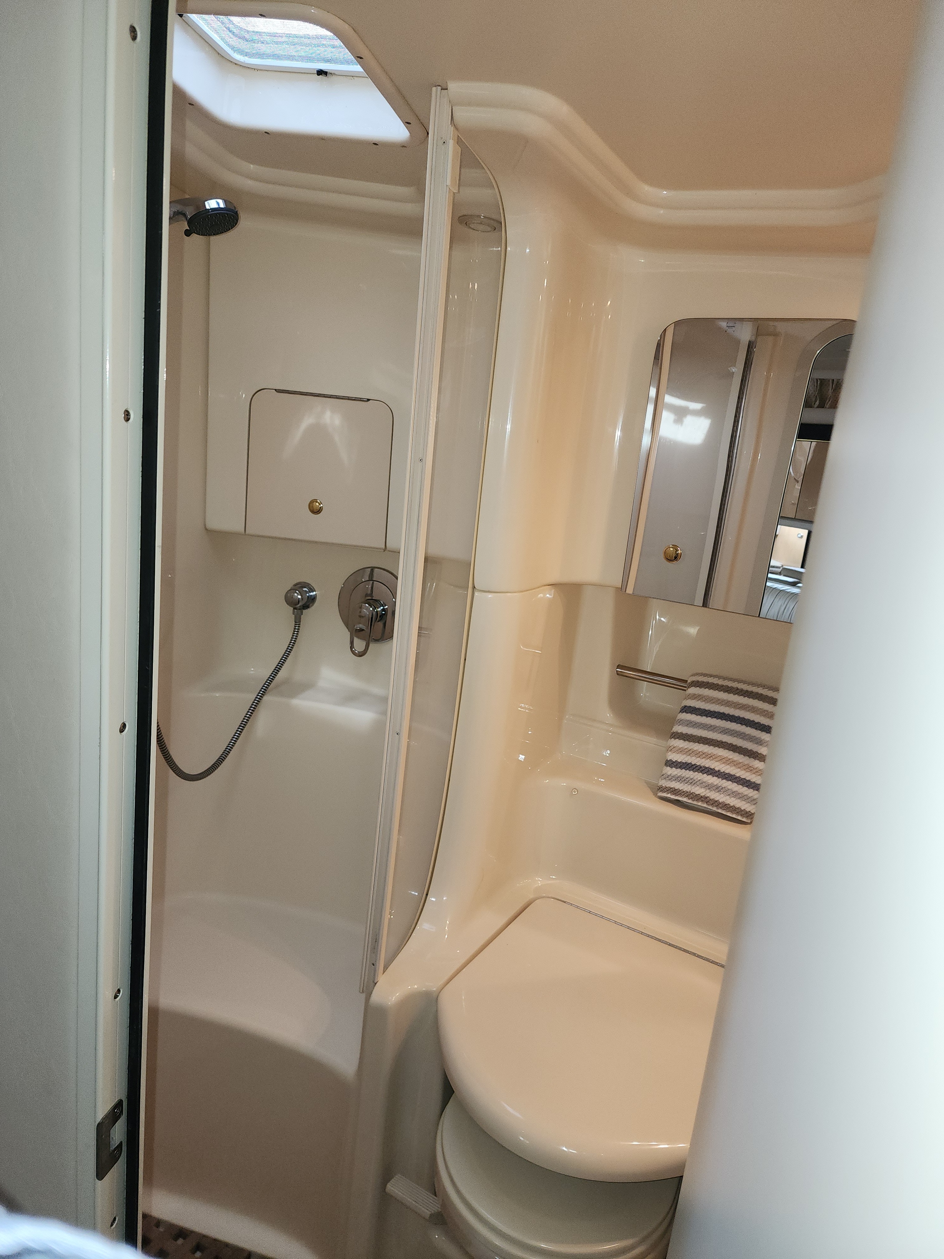 2001 Sea Ray 380 Sundancer in saint clair shores MI