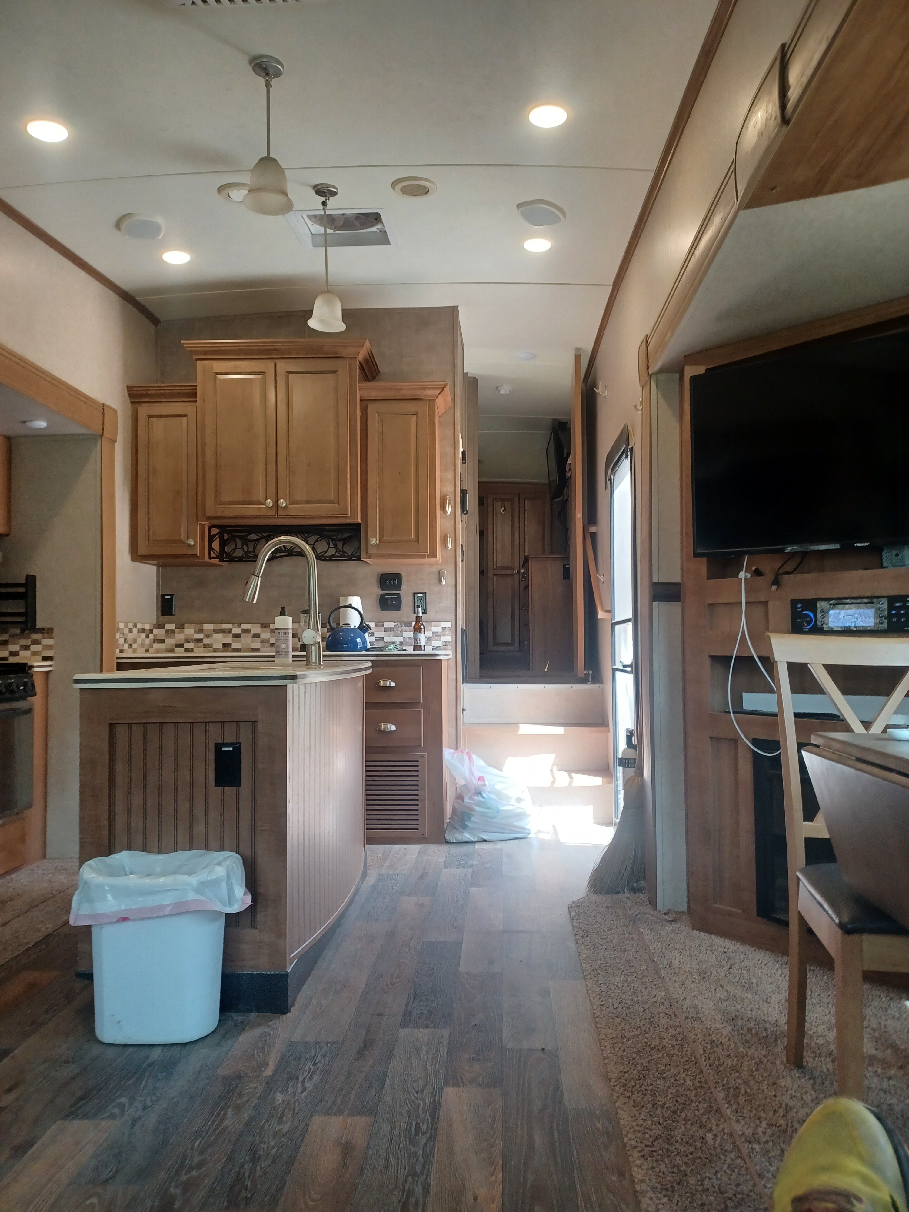 2019 Forest River ROCKWOOD SIGNATURE ULTRA LITE 8299BS in columbus OH