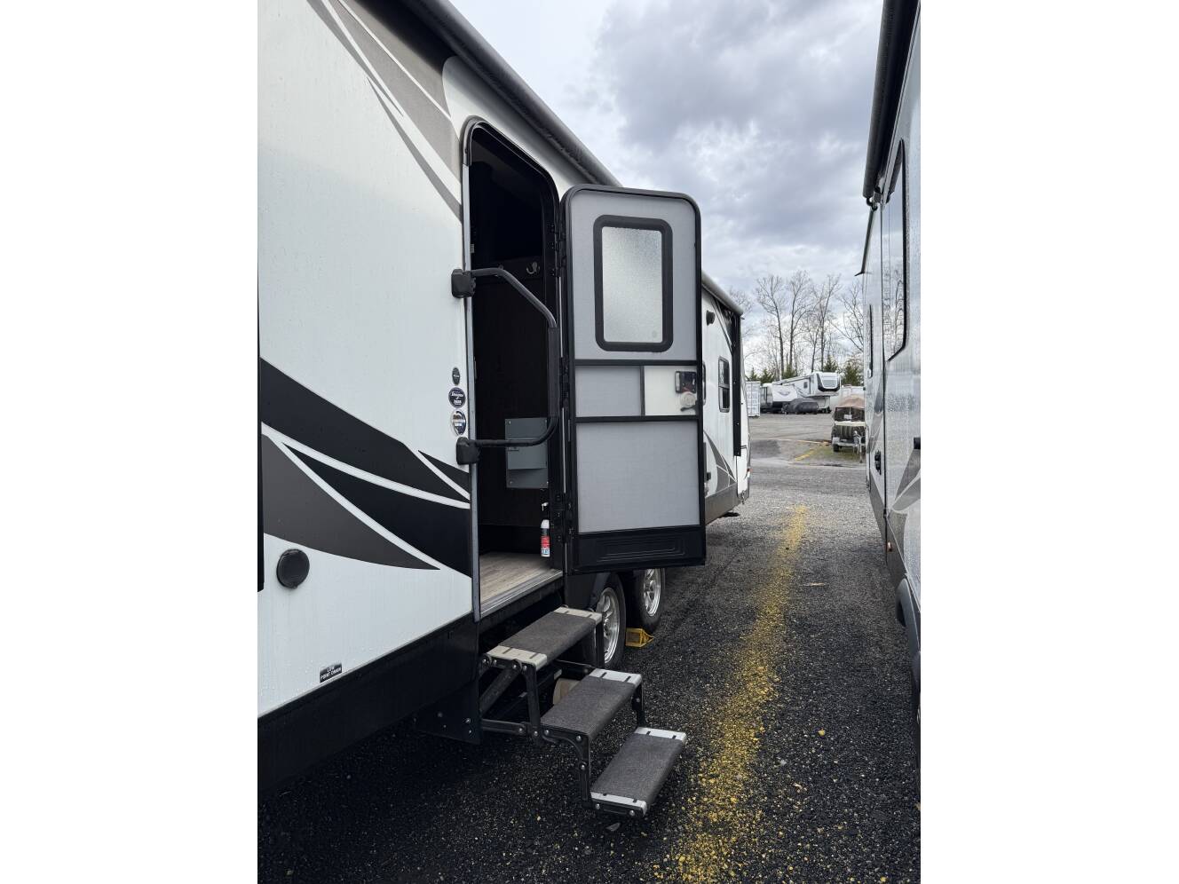 A photo of this 2017 Grand Design IMAGINE 2600RB