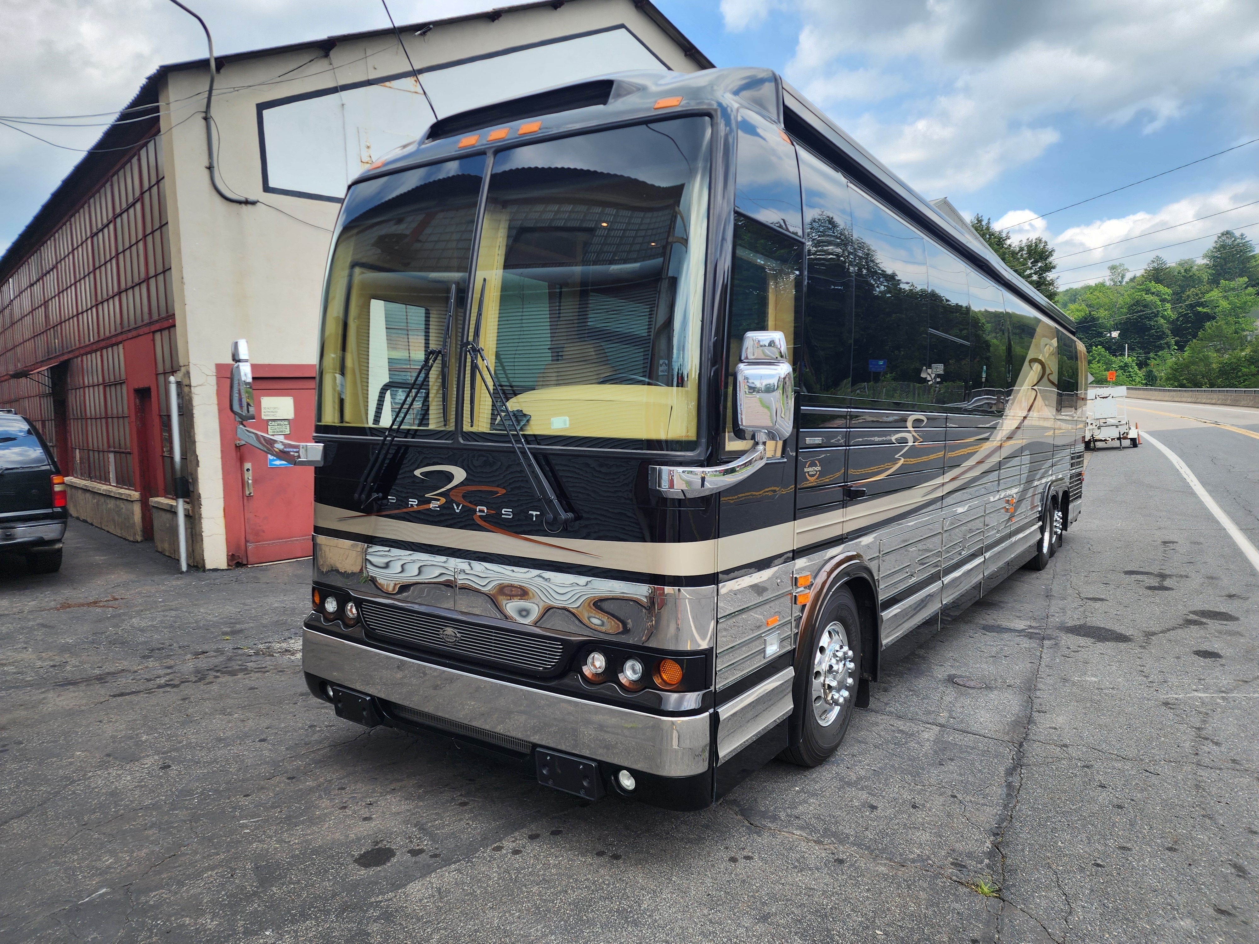 2006 Prevost MARATHON COACH 45XLII in white haven PA
