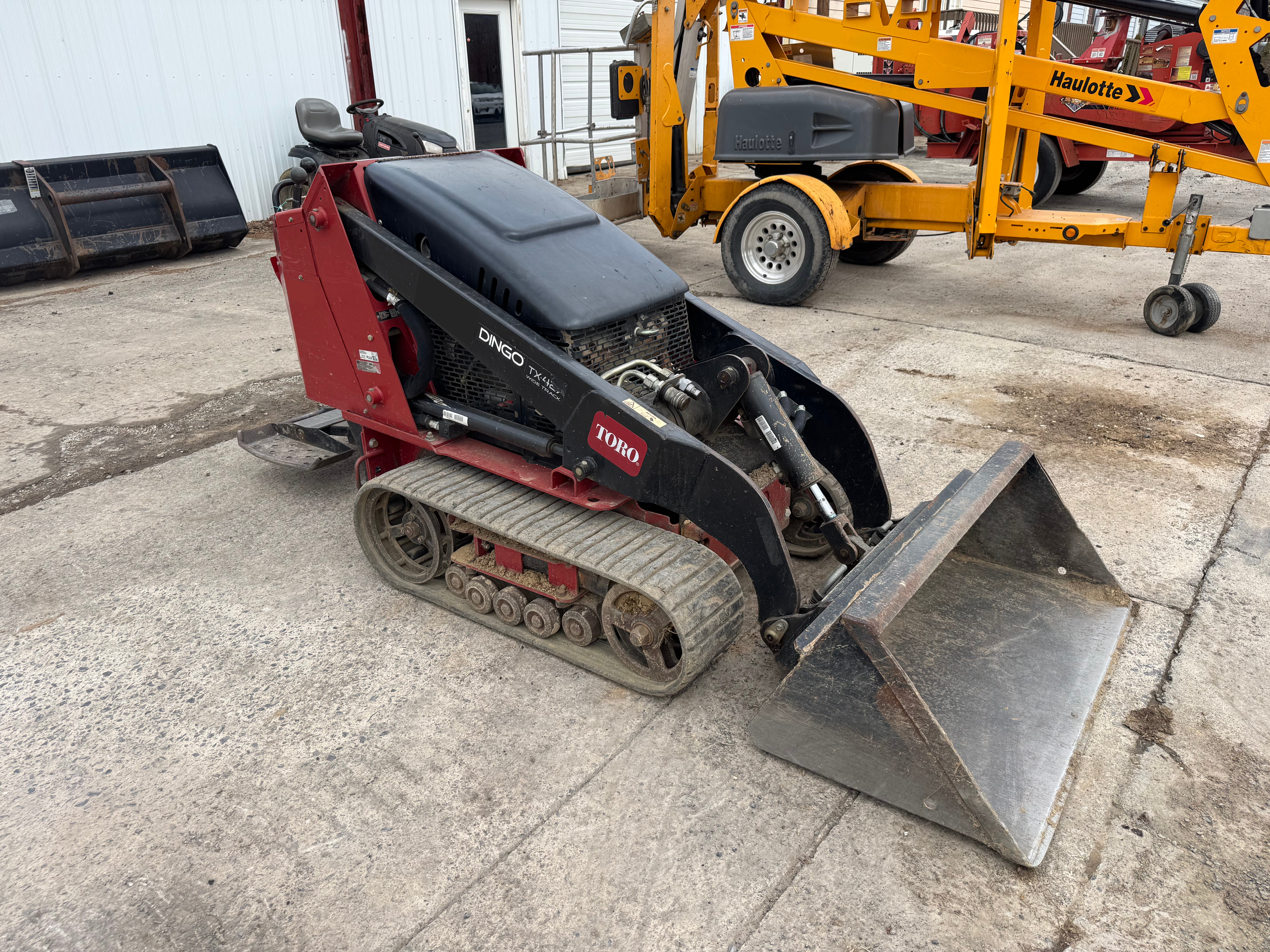 2019 TORO Dingo TX427 in Spring City, PA