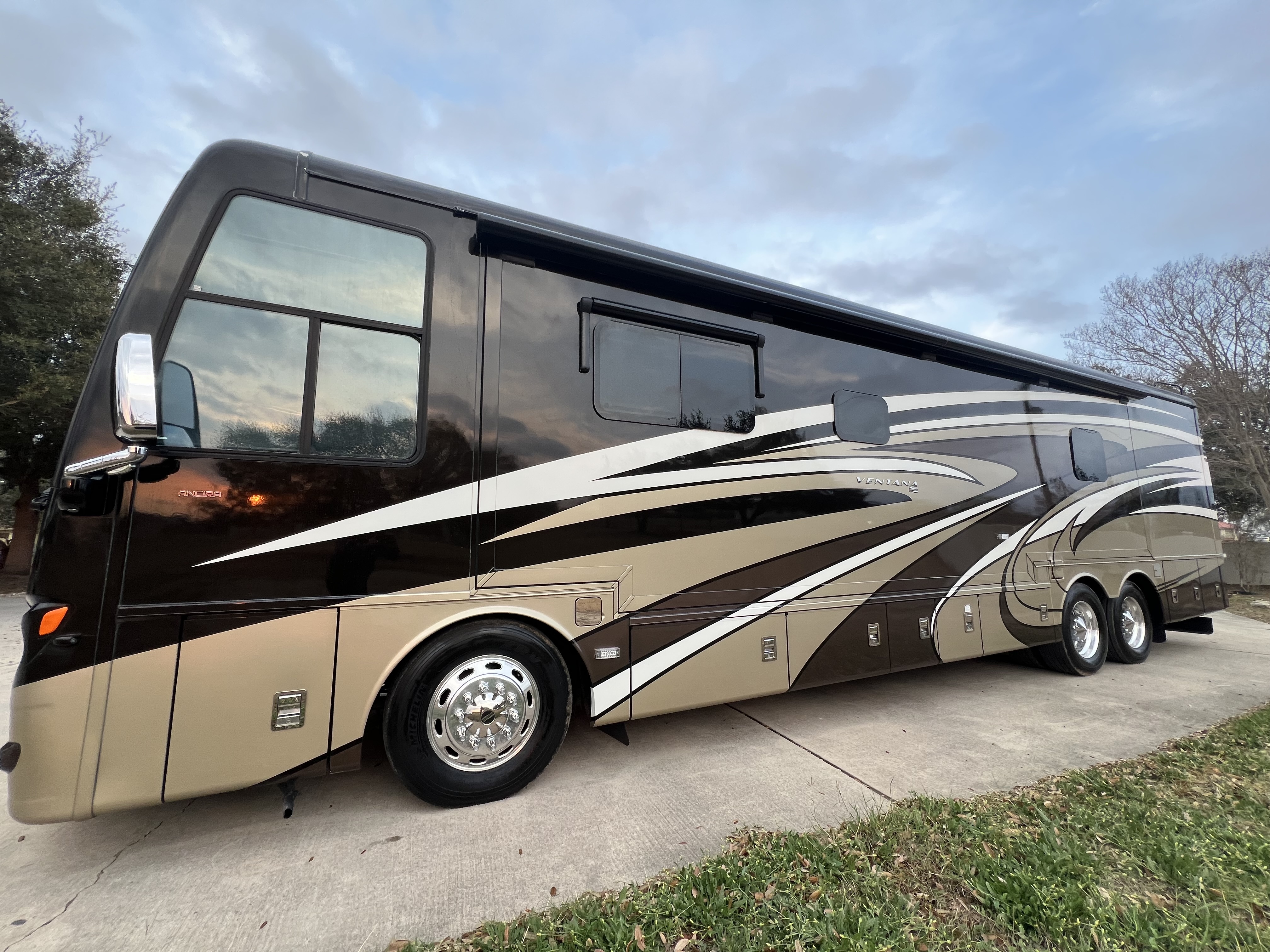 2015 Newmar VENTANA 4002 RV