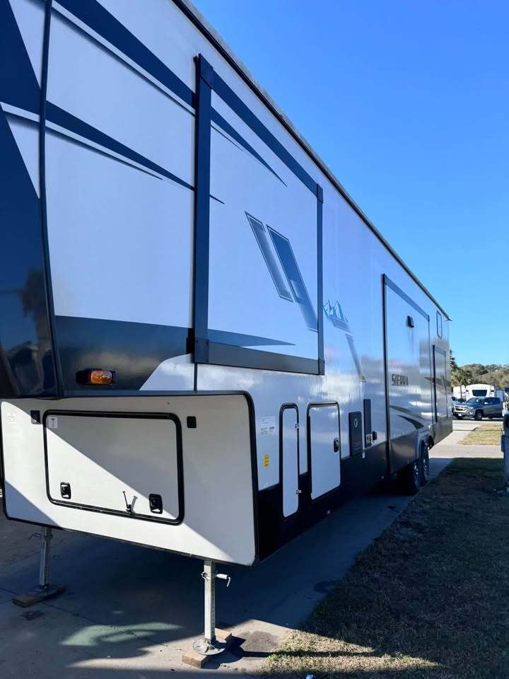 2023 Forest River SIERRA 4002FB in blythewood SC