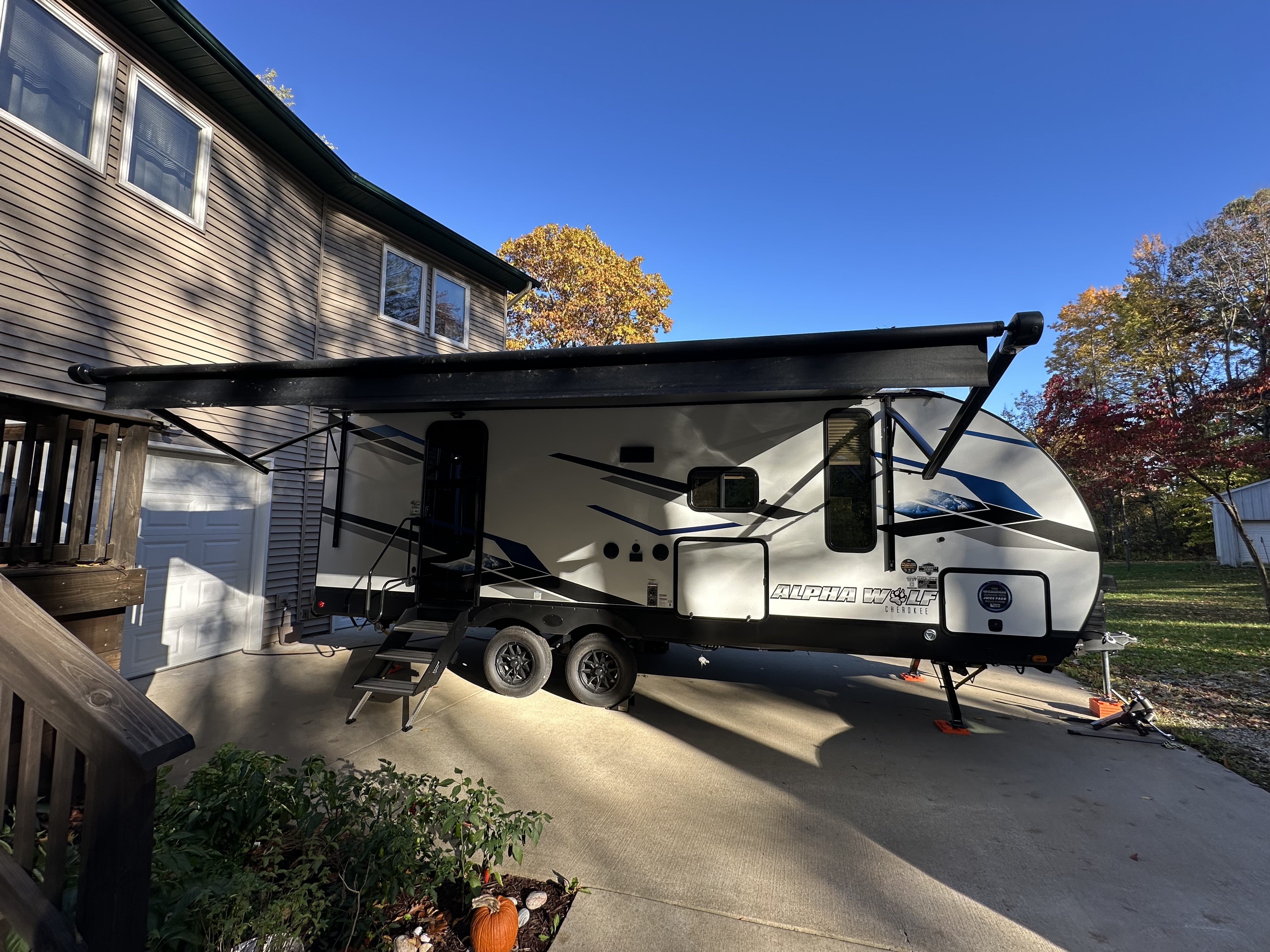2024 Forest River CHEROKEE ALPHA WOLF 22SW RV