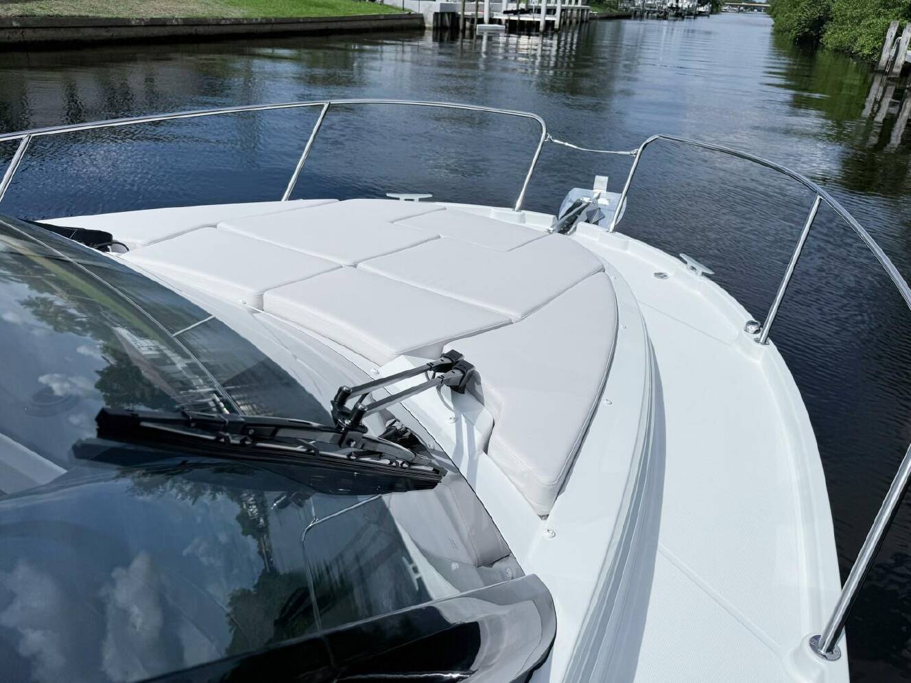 A photo of this 2026 Beneteau Antares 9