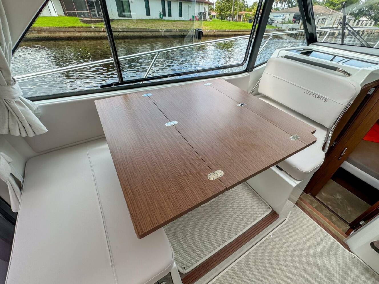 A photo of this 2026 Beneteau Antares 9