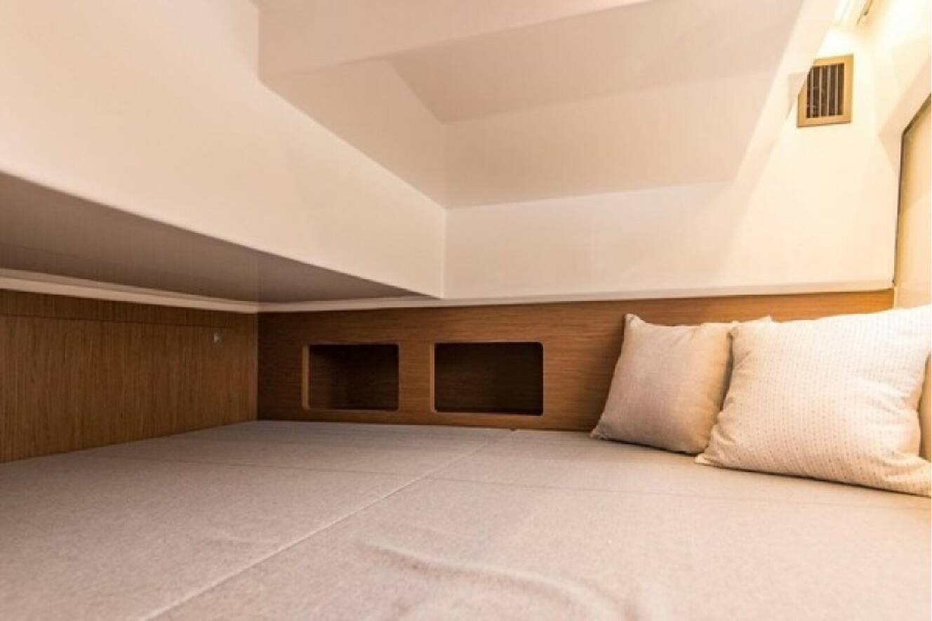 A photo of this 2026 Beneteau Antares 9
