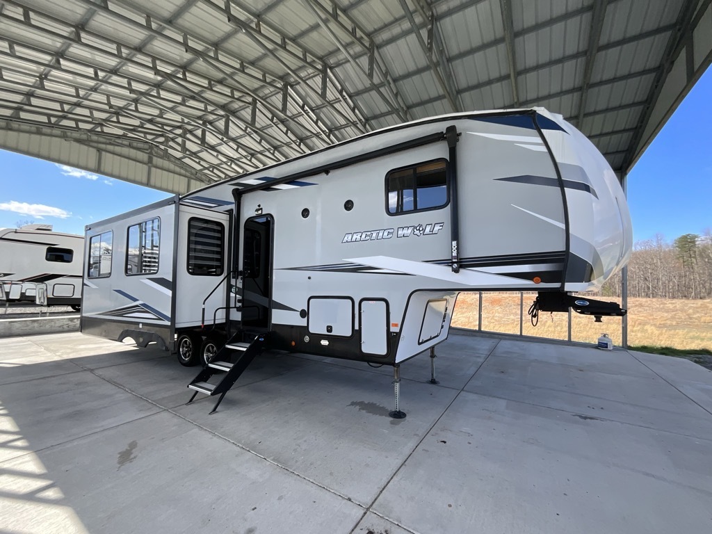 2022 Forest River CHEROKEE ARCTIC WOLF 291RL in dobson NC