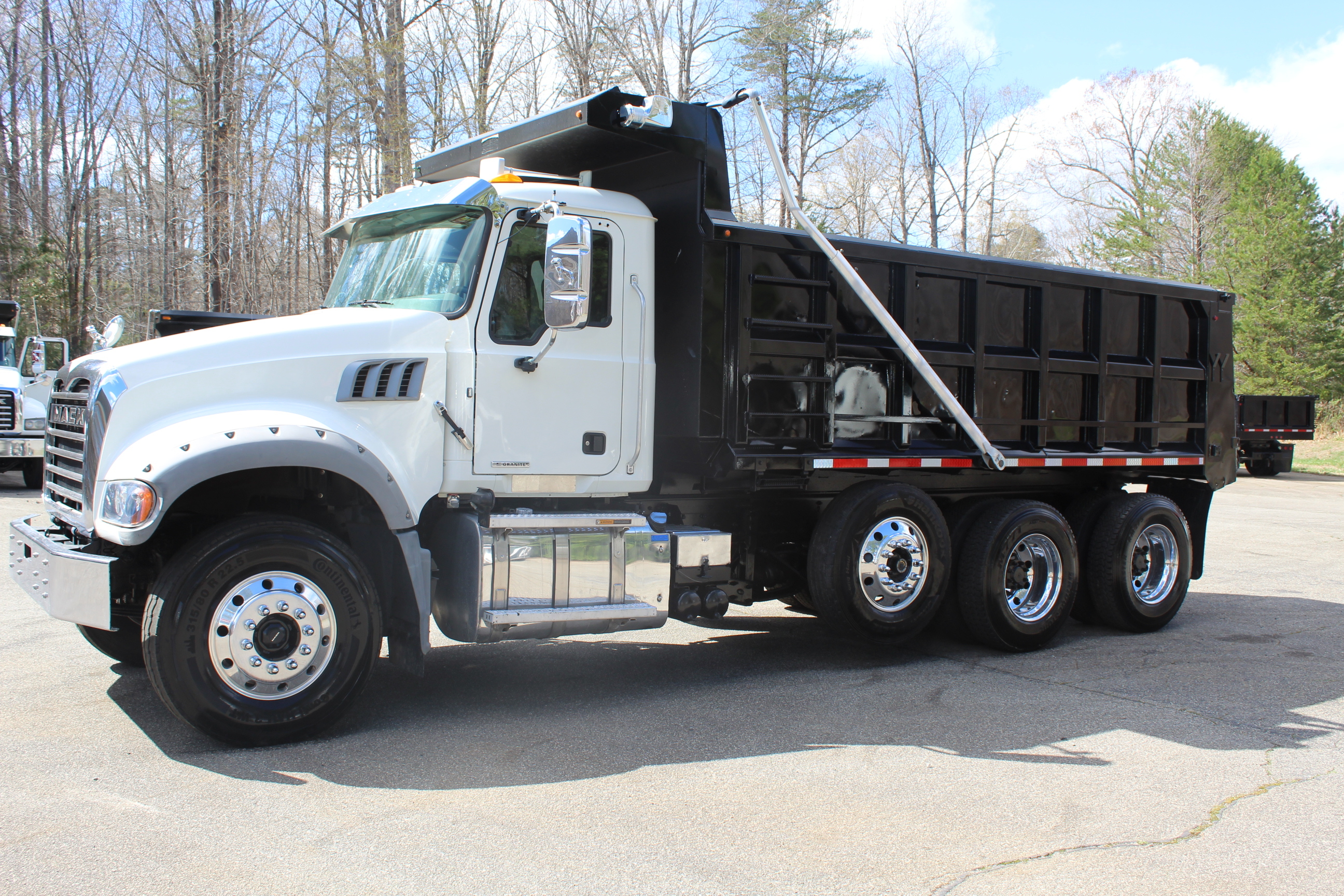 2020 MACK GR64F in Mc Leansville, NC
