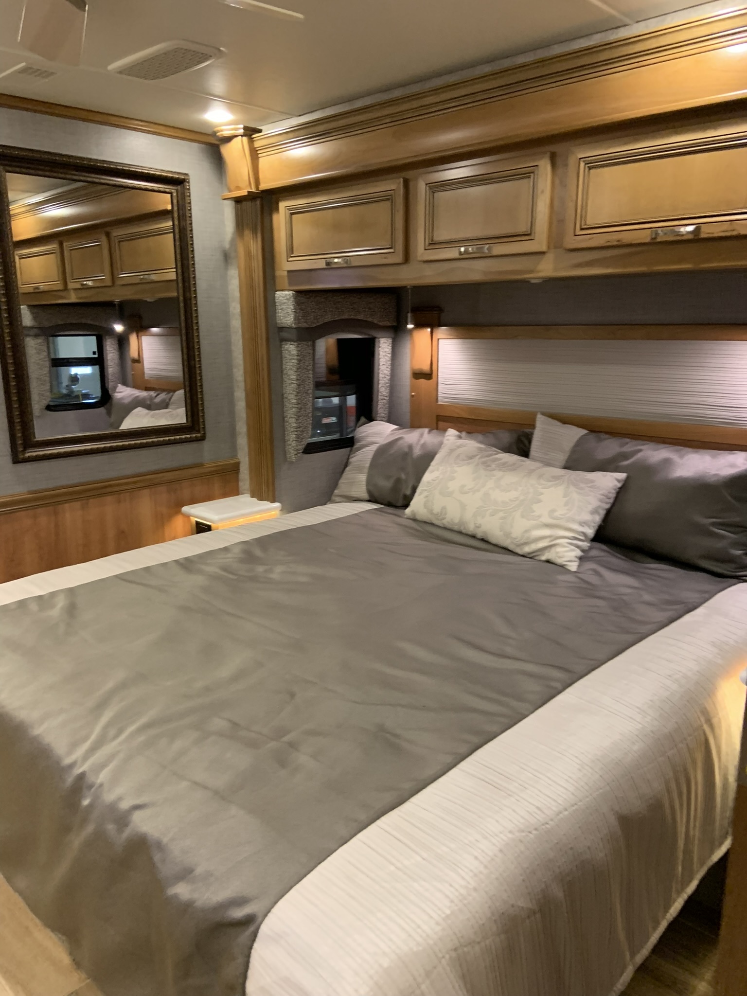 2018 Entegra Coach INSIGNIA 44B in fallbrook CA