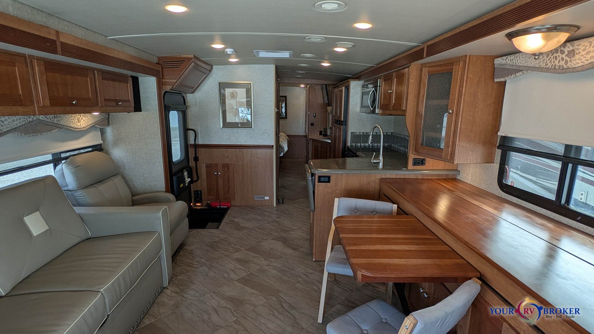 2018 Itasca SUNOVA 33C in justin TX